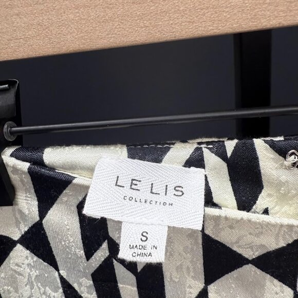 Le Lis Pattern Wide Leg Pants - Picture 3 of 5